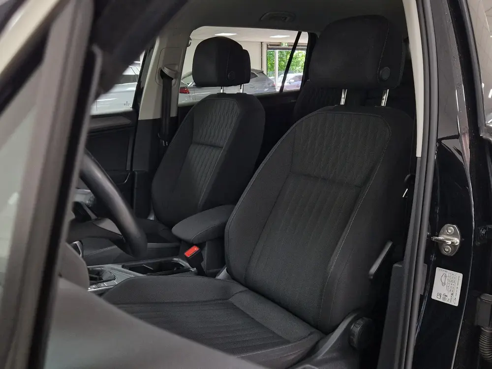 Volkswagen Tiguan Allspace 1.5 TSI Life 7p. 7-ZITS | NAVIGAT uit 2023, foto 13