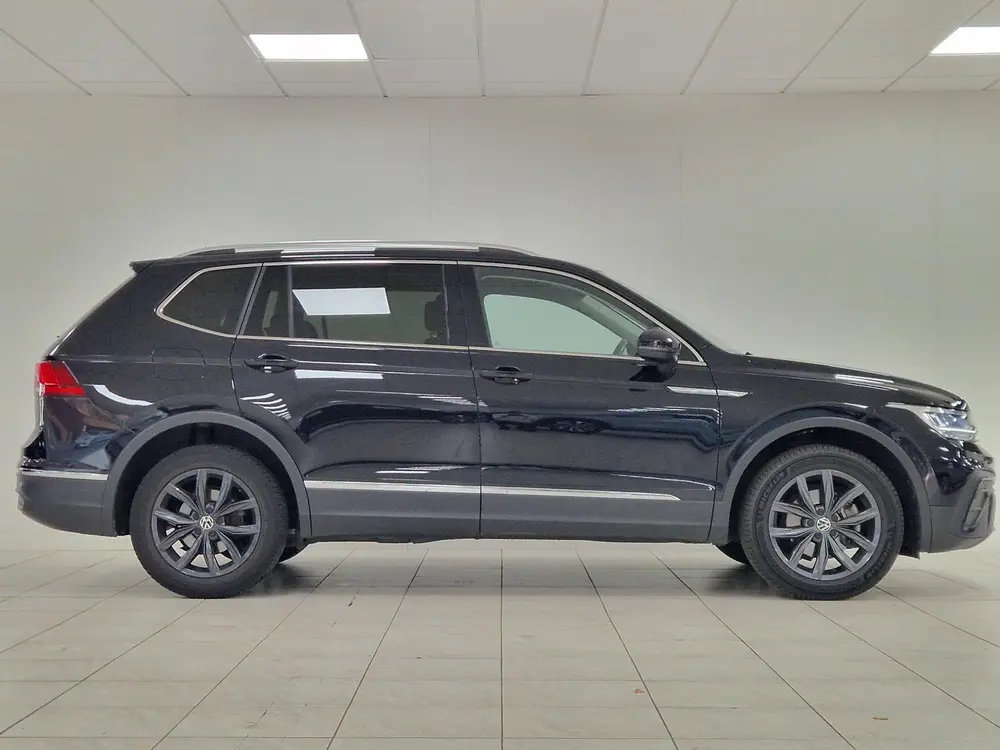 Volkswagen Tiguan Allspace 1.5 TSI Life 7p. 7-ZITS | NAVIGAT uit 2023, foto 4