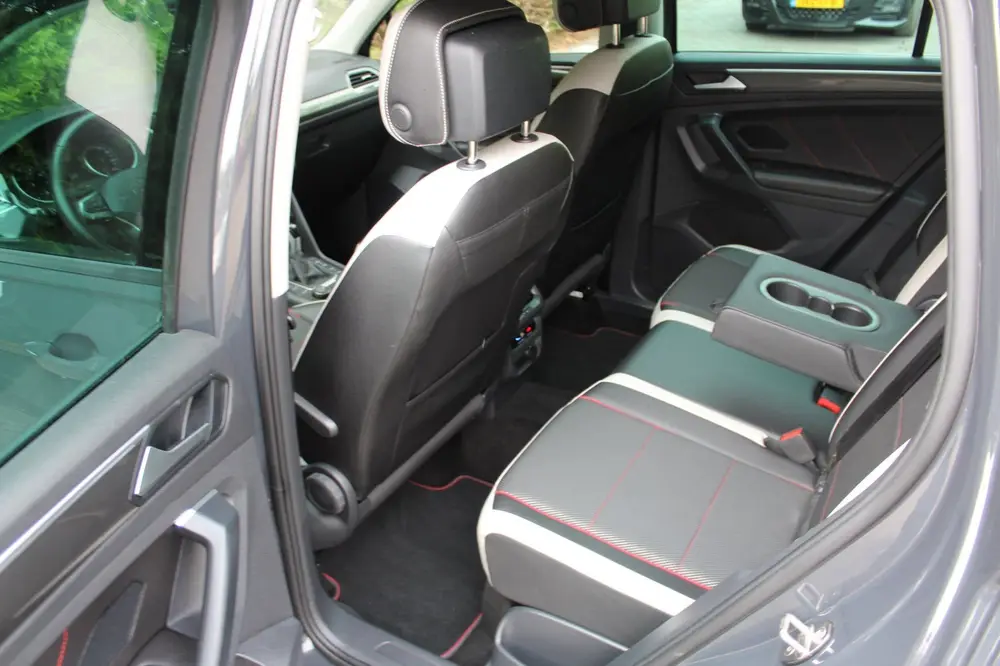 Volkswagen Tiguan 2.0 TSI 4Motion Urban Sport 190PK Automaat uit 2022, foto 14