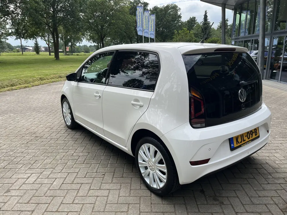 Volkswagen Up! 1.0 BMT move up! iQ Drive | AIRCO | BLUETOOTH uit 2019, foto 3