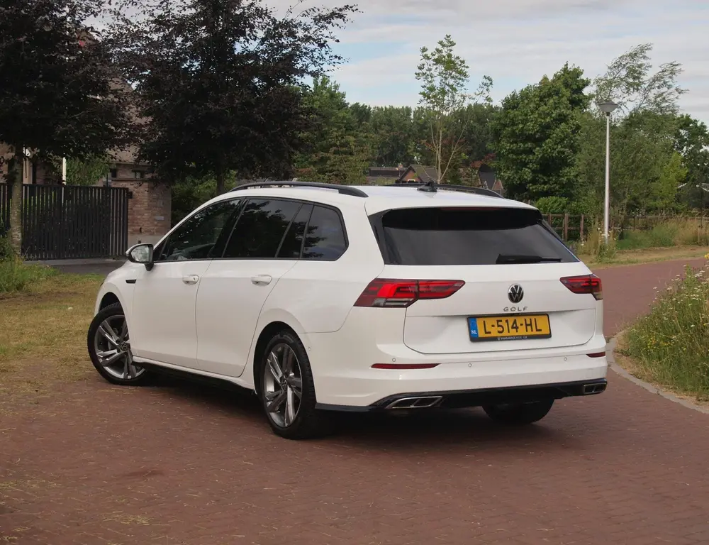 Volkswagen Golf Variant 1.5 TSI R-Line | Camera | Sfeerverli uit 2021, foto 2