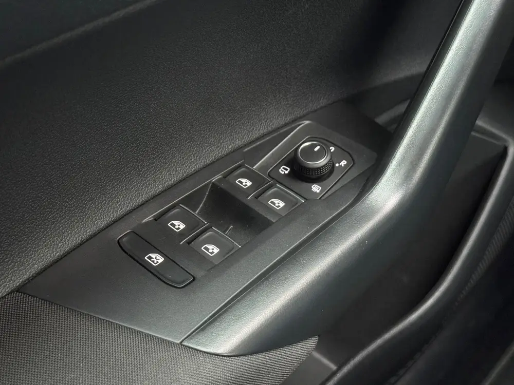 Volkswagen Taigo 1.0 TSI R-Line |Camera |Virtual display |IQ uit 2025, foto 19