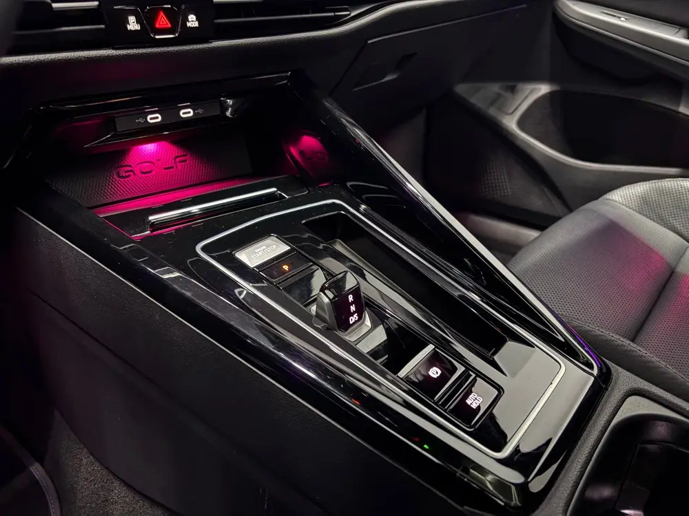 Volkswagen Golf 8 2.0 TSI R 4Motion Akra uit 2023, foto 17