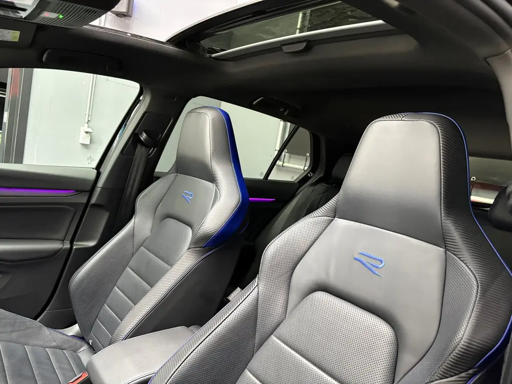 Volkswagen Golf 8 2.0 TSI R 4Motion Akra uit 2023, foto 7