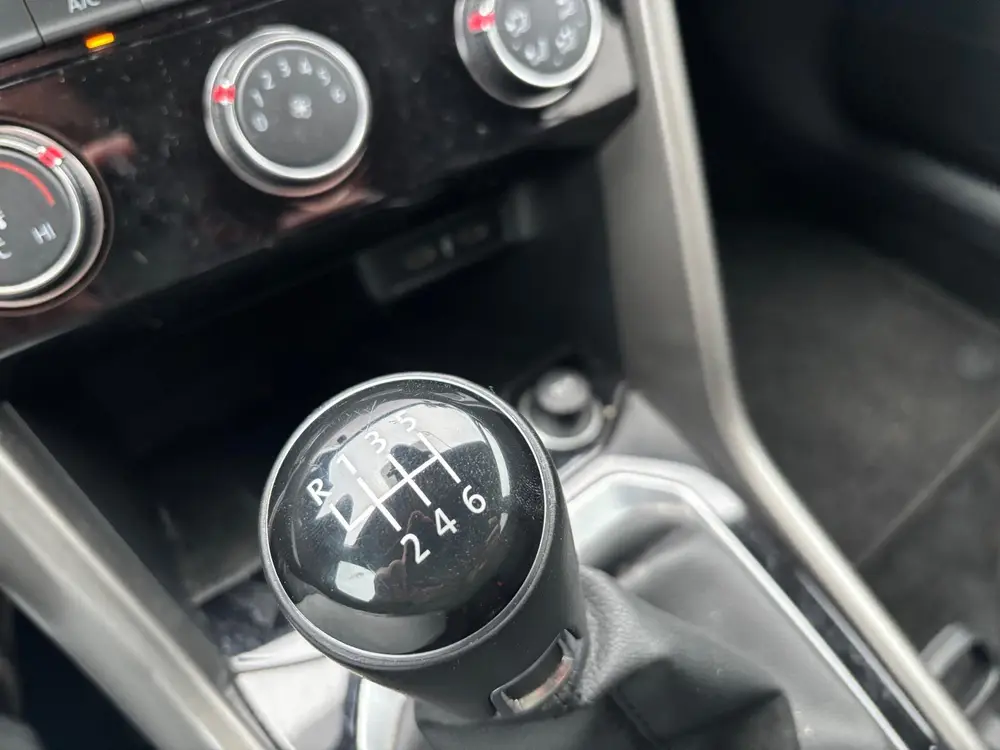 Volkswagen T-Roc 1.0 TSI Style Business Camera uit 2020, foto 16
