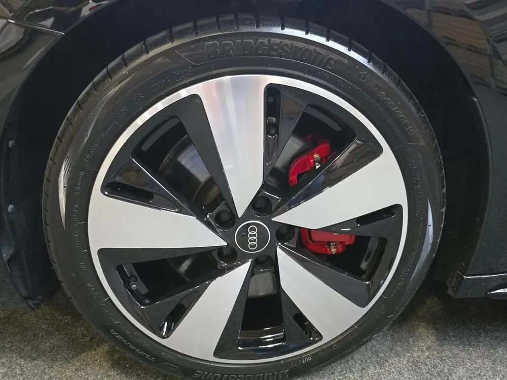 Audi A5 Avant 2.0 e-hybrid quattro S edition Competition Pan uit 2025, foto 2