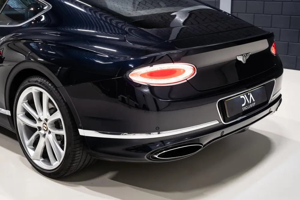 Bentley Continental W12 uit 2019, foto 5