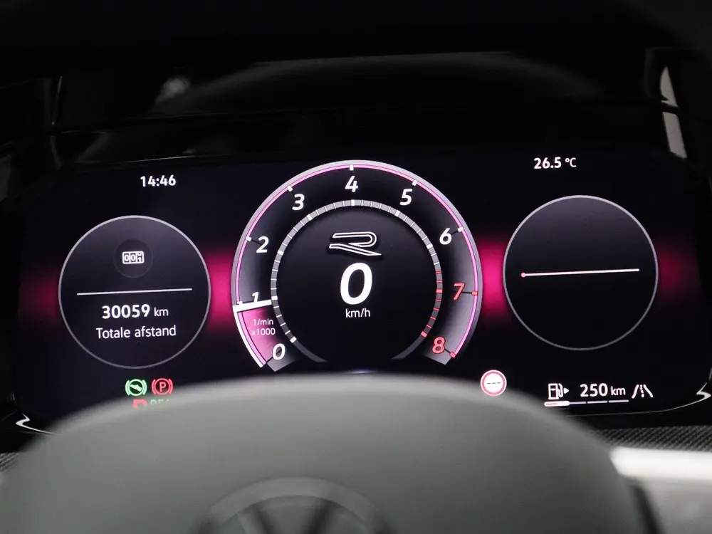 Volkswagen Golf 1.5 eTSI R-Line Edition uit 2025, foto 8