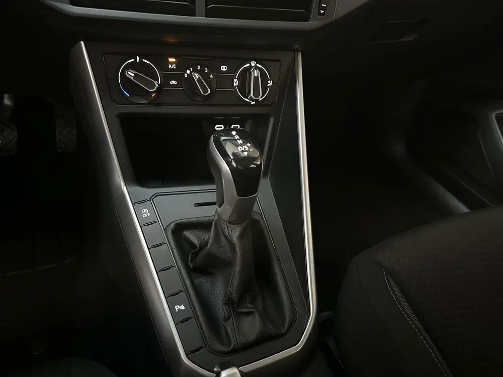 Volkswagen Polo 1.0 TSI DSG Life Parkeersensoren Navigatie V uit 2022, foto 11
