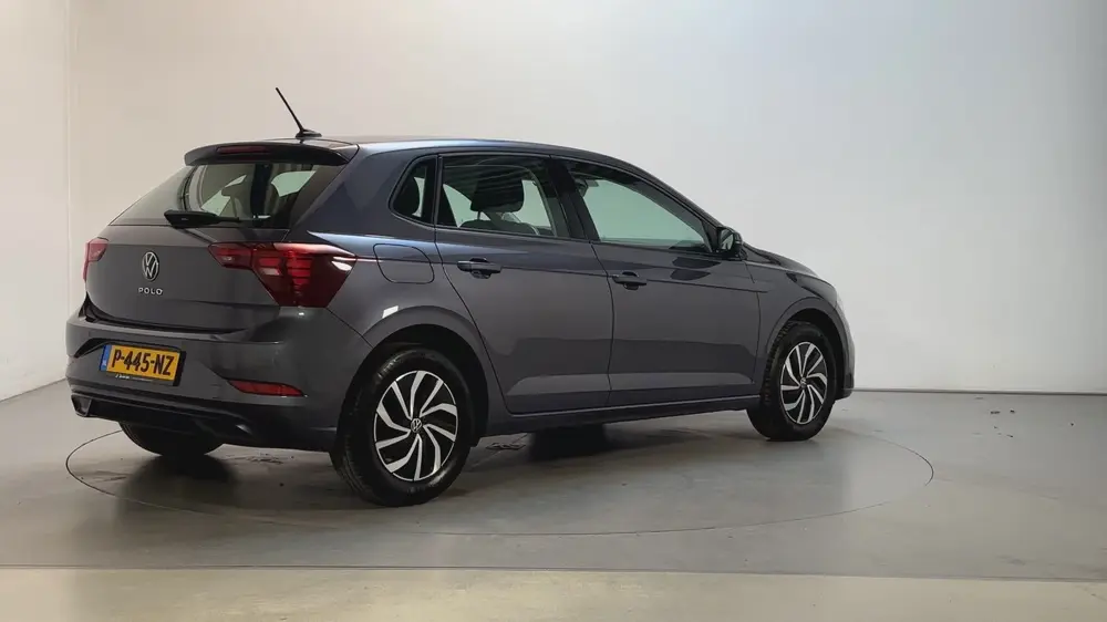 Volkswagen Polo 1.0 TSI DSG Life Parkeersensoren Navigatie V uit 2022, foto 3