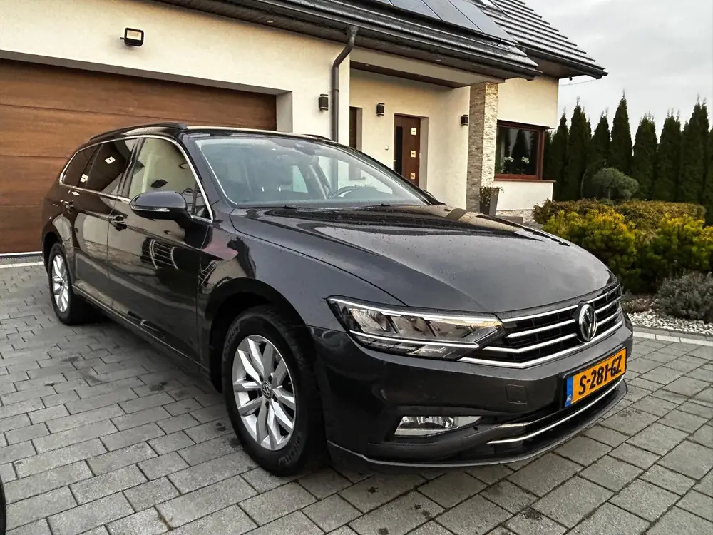 Volkswagen Passat Variant Passat 1.5 TSI 150pk DSG 2020 Grijs uit 2020, foto 14