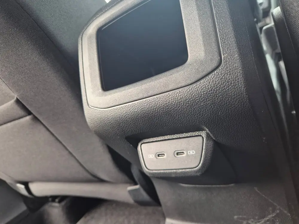 Volkswagen T-Cross 1.0 TSI Life Apple carplay/Android auto 1 uit 2022, foto 19