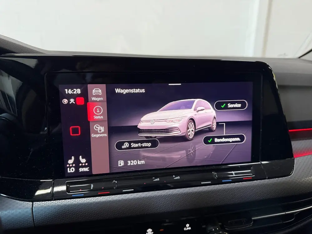 Volkswagen GOLF 1.5 eTSI R-Line Business+ uit 2022, foto 19