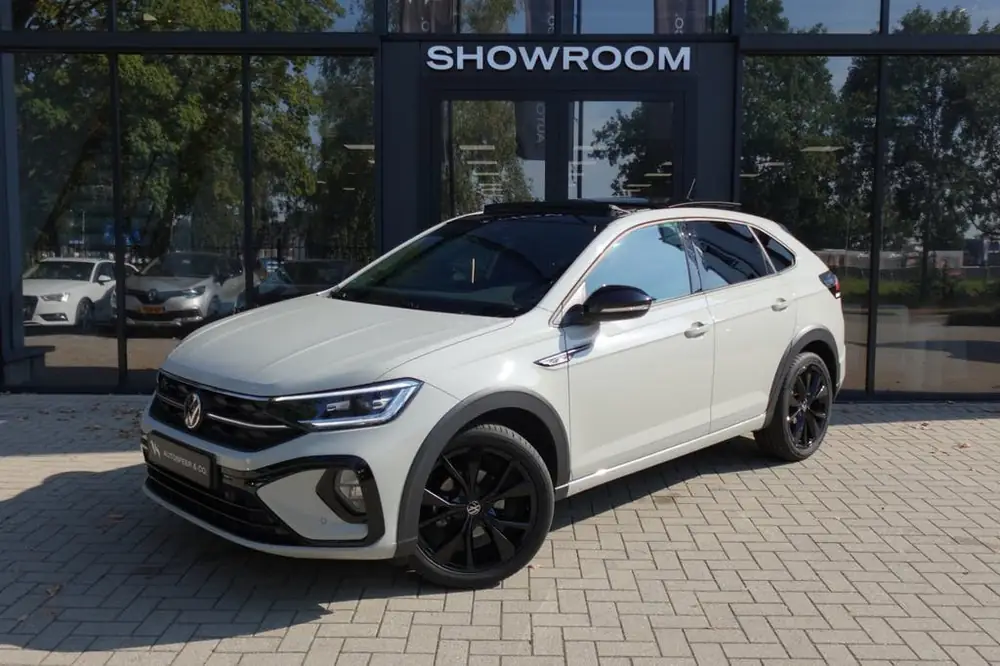 Volkswagen Taigo 1.5 TSI R-Line PANO KEYLESS CAM uit 2022