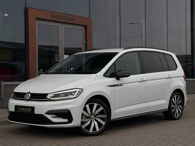 Volkswagen Touran 1.5 TSI Highline Business R 7p | ACC | Ach uit 2019