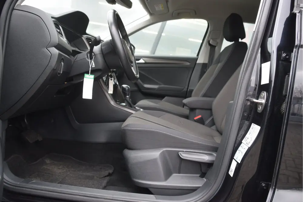 Volkswagen T-Roc 1.5 TSI Style Carplay | PDC | Trekhaak | LM uit 2019, foto 6