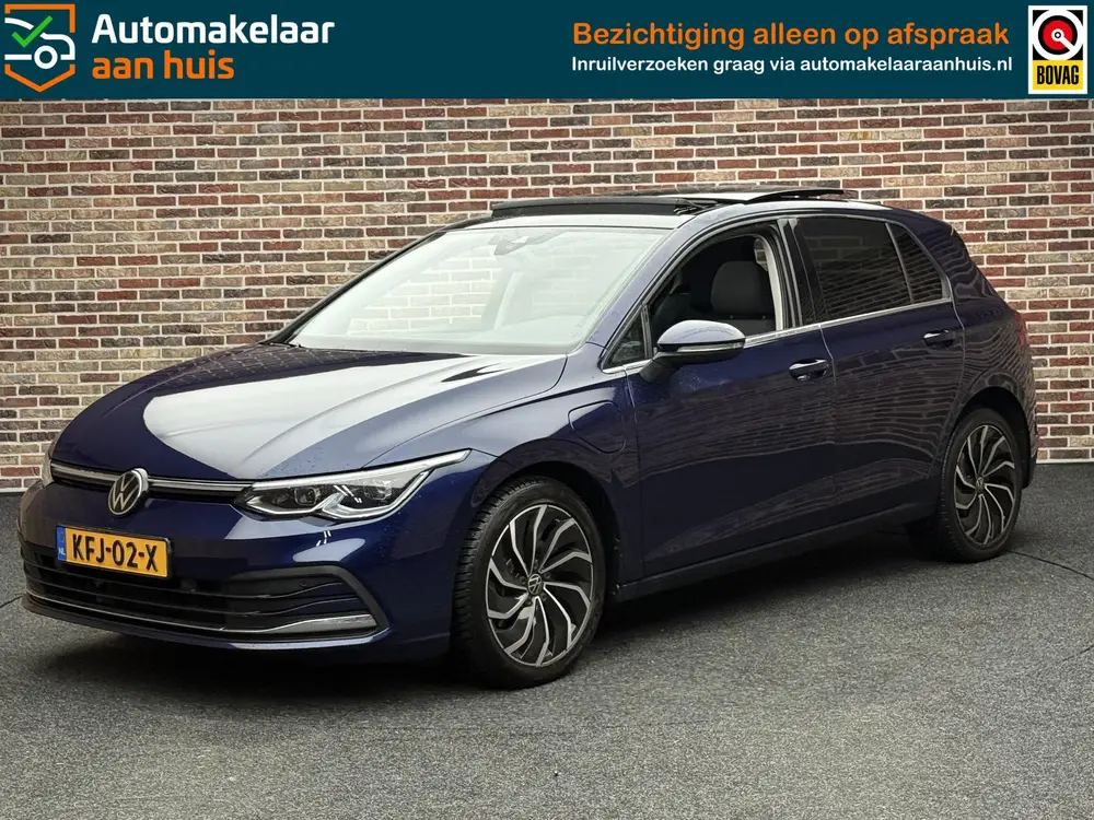 Volkswagen Golf 1.4 eHybrid Style Panoramadak Virtual Massag uit 2023