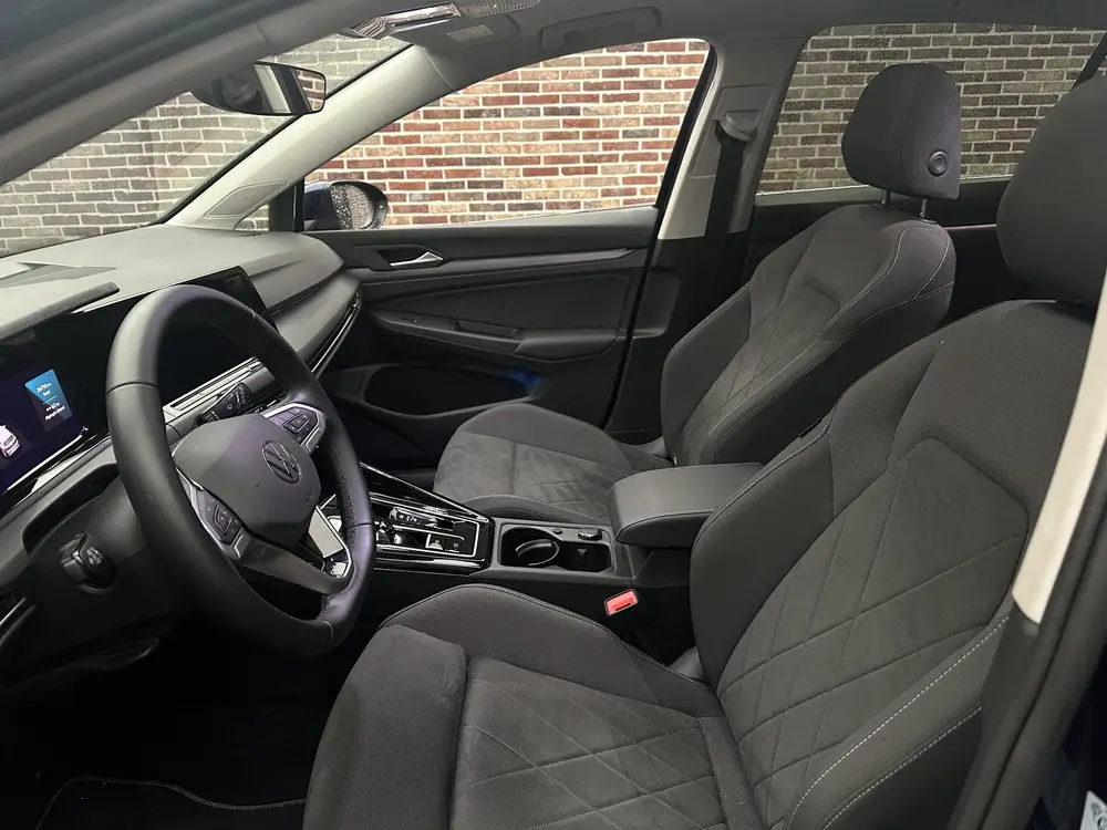 Volkswagen Golf 1.4 eHybrid Style Panoramadak Virtual Massag uit 2023, foto 11