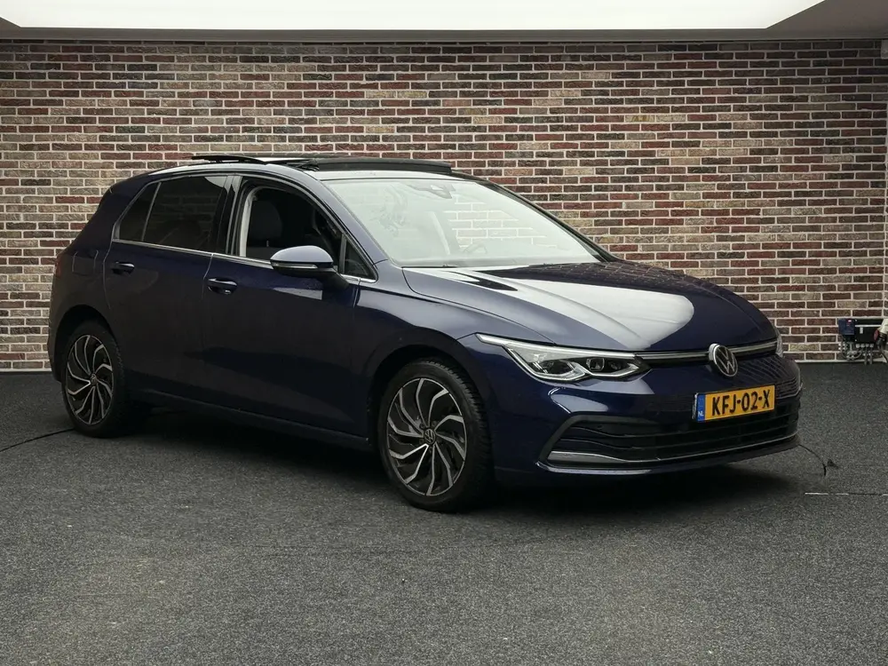 Volkswagen Golf 1.4 eHybrid Style Panoramadak Virtual Massag uit 2023, foto 6