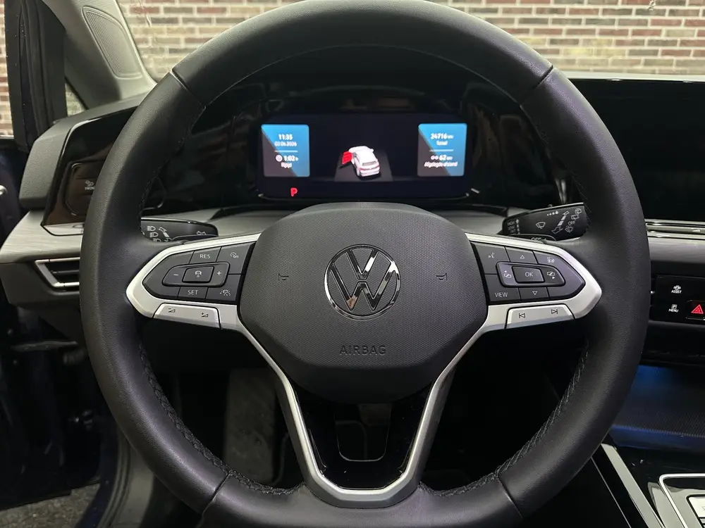 Volkswagen Golf 1.4 eHybrid Style Panoramadak Virtual Massag uit 2023, foto 7