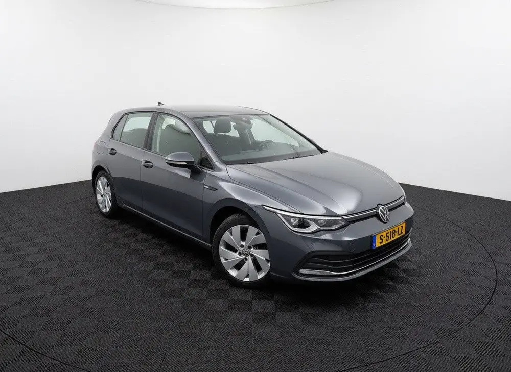 Volkswagen Golf 1.5 eTSI Style uit 2021, foto 2