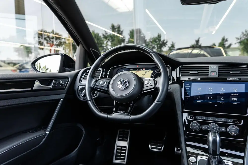 Volkswagen Golf 2.0 TSI 4Motion R Pano Dynaudio DSG Keyless uit 2020, foto 17