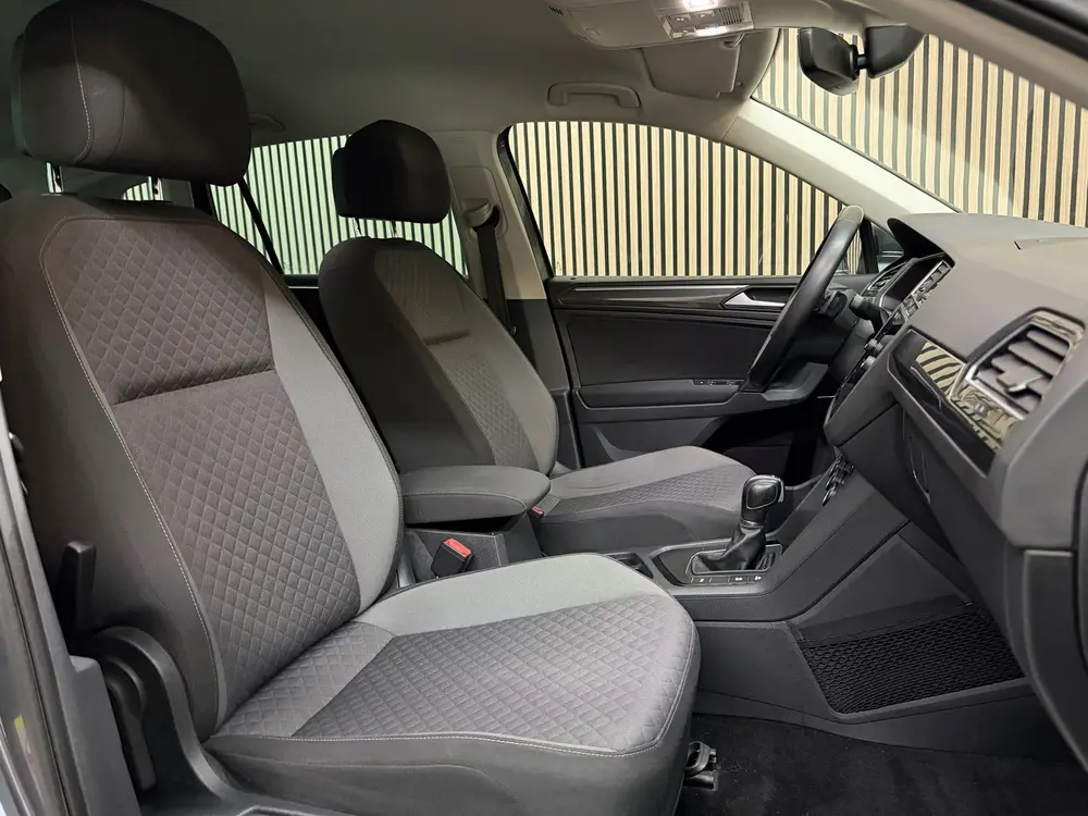 Volkswagen Tiguan 1.5 TSI ACT R-Line 2019 DSG LED VIRTUAL CR uit 2019, foto 17