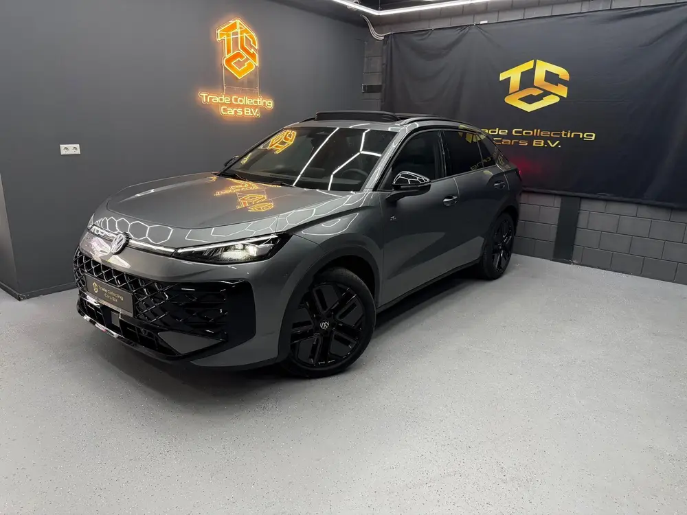 Volkswagen T-Roc 1.5 eTsi R-Line First Edition Pano-IQ-KEYLE uit 2026