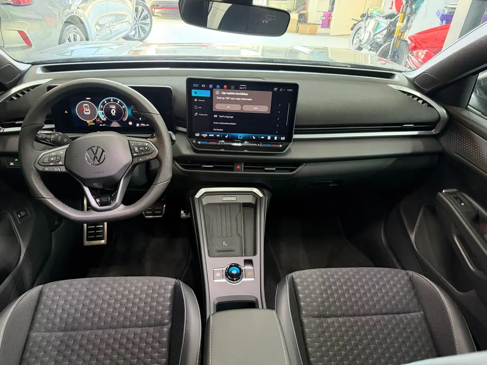 Volkswagen T-Roc 1.5 eTsi R-Line First Edition Pano-IQ-KEYLE uit 2026, foto 15