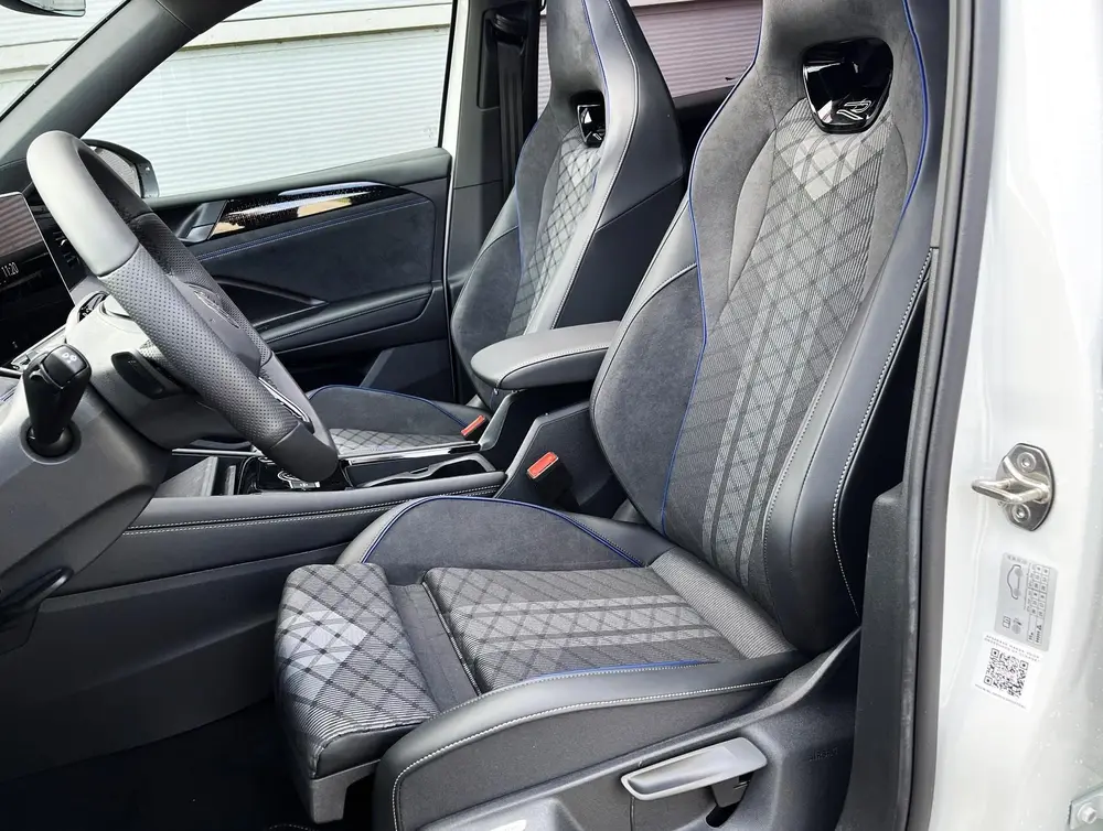 Volkswagen Tiguan 1.5 eHybrid 204pk DSG R-Line Edition | Tre uit 2026, foto 4