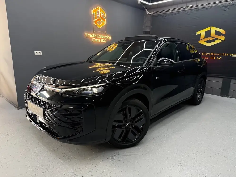 Volkswagen T-Roc 1.5 eTsi R-Line First Edition Pano-IQ-KEYLE uit 2026