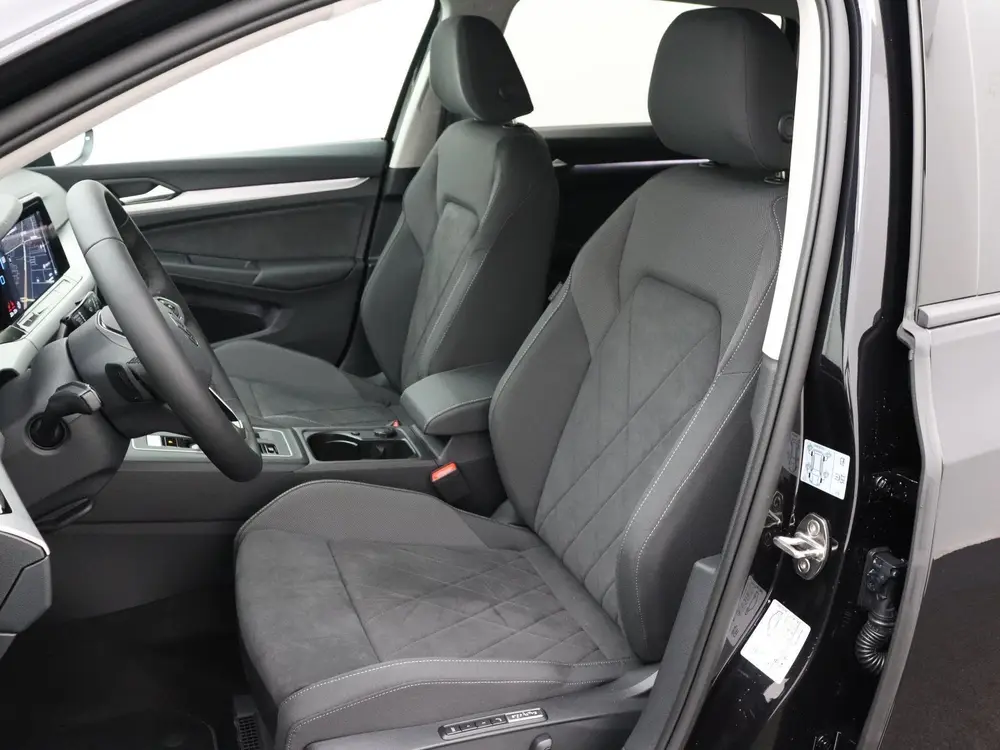 Volkswagen Golf Variant 1.0 eTSI Life Business 110 PK DGS DS uit 2023, foto 4