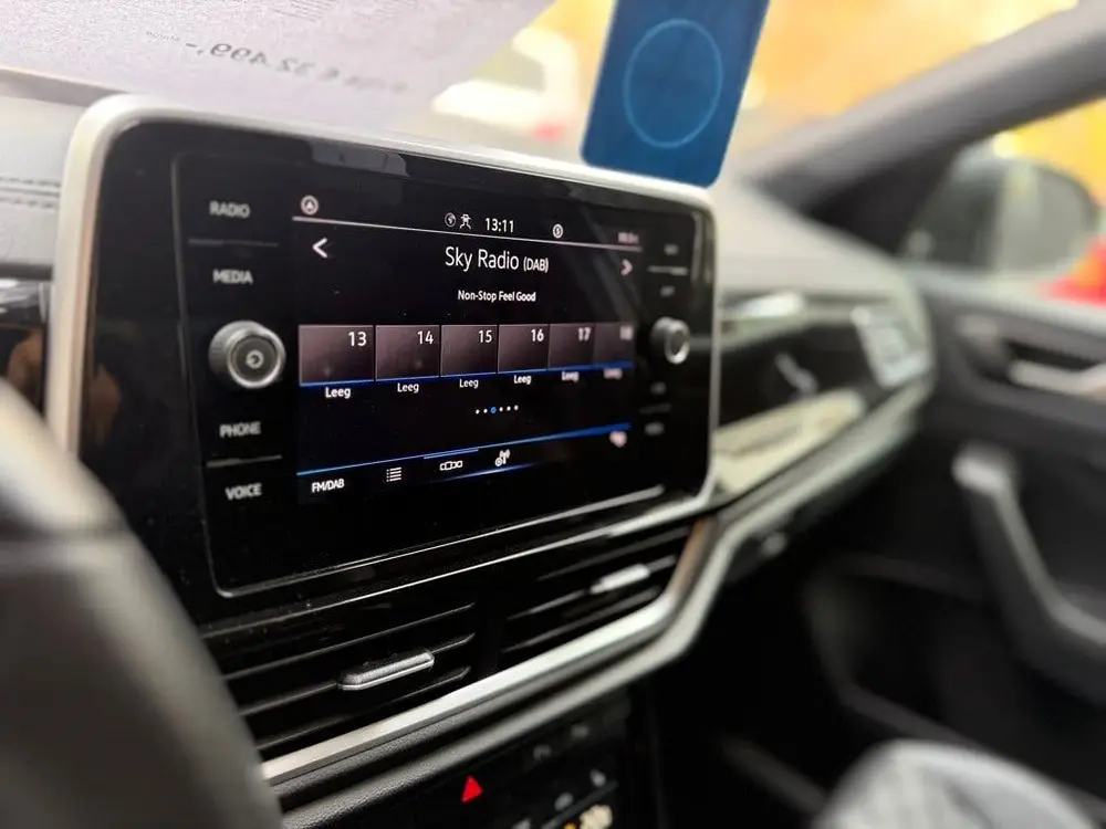 Volkswagen T-Roc 1.5 TSI R-Line 2023 Automaat| Cockpit|Stoel uit 2023, foto 12