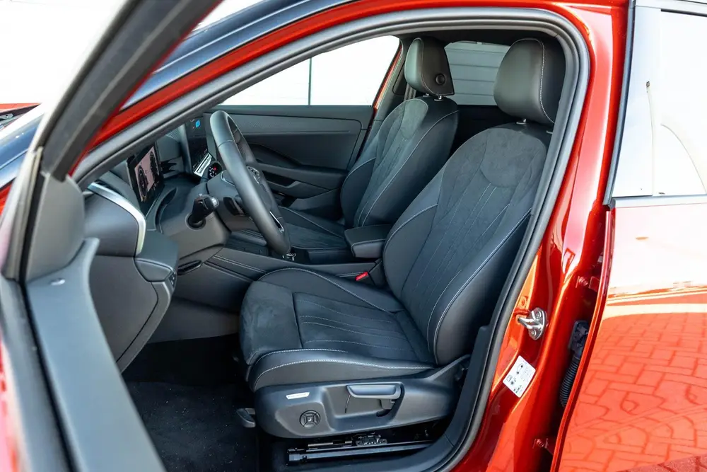 Volkswagen T-Roc 1.5 eTSI 115pk DSG Style First Edition | Bl uit 2026, foto 4