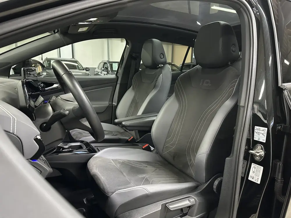 Volkswagen ID.5 Pro 77 kWh | Matrix | Pano | HUD | Warmtepom uit 2023, foto 3