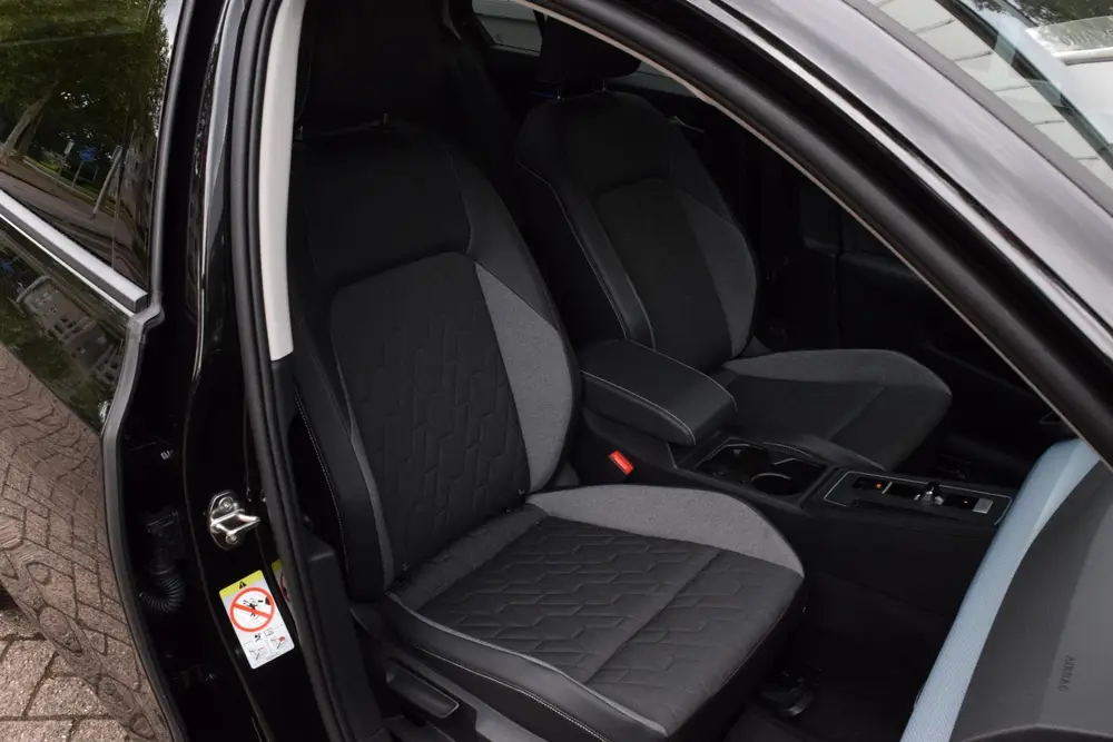 Volkswagen Golf 1.5 eTSI Goal|ACC|Sfeer|Carplay|Stuur+stoelv uit 2025, foto 19