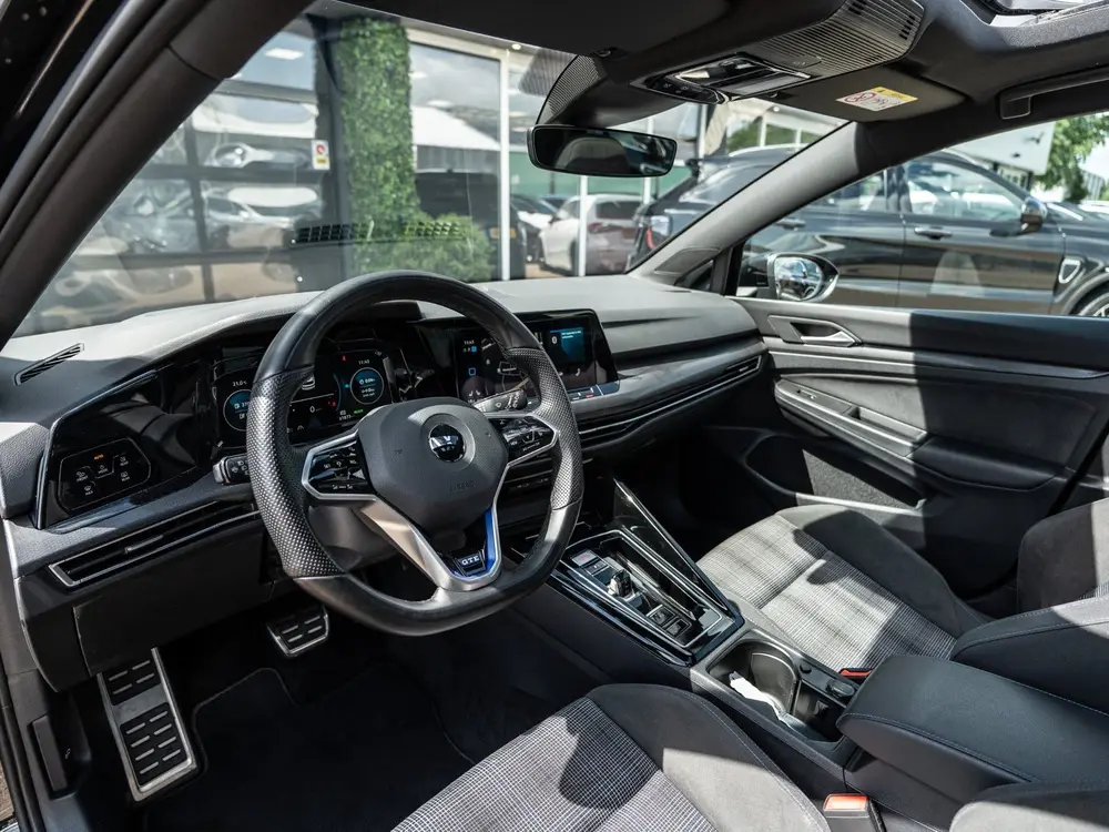 Volkswagen Golf 1.4 eHybrid 245PK GTE | Matrix | Pano | Came uit 2022, foto 17