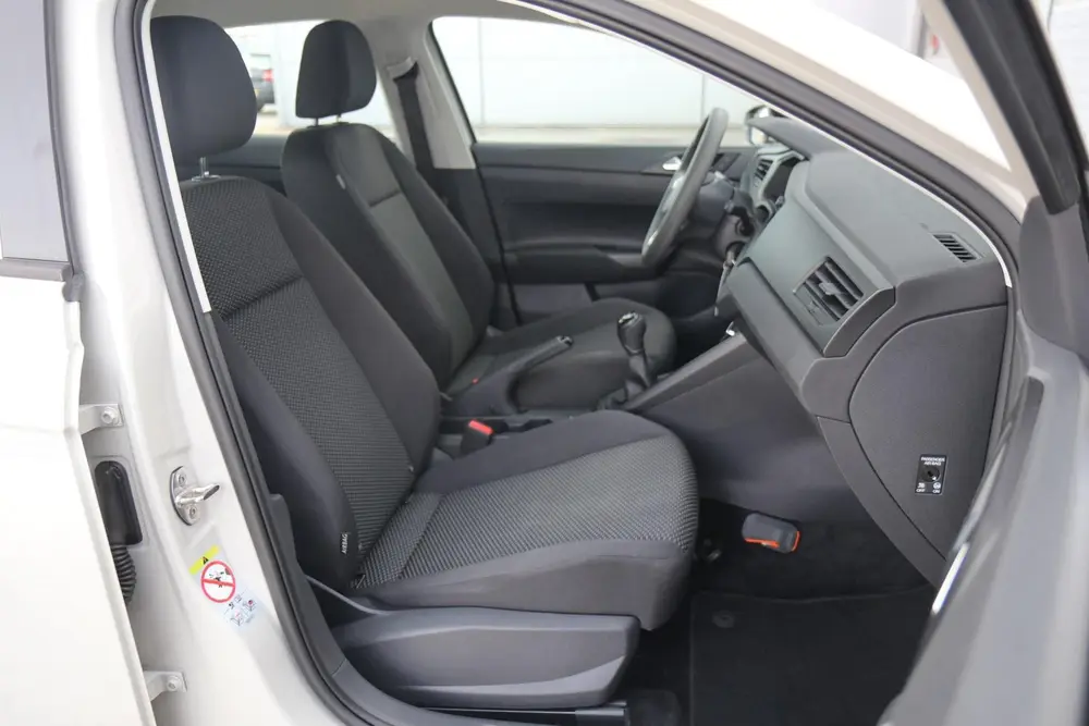 Volkswagen Polo 1.0 MPI 80pk Polo | App Connect | Parkeersen uit 2024, foto 14
