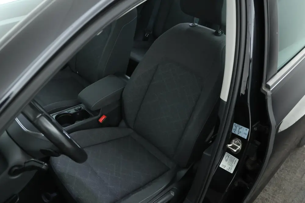 Volkswagen Golf 2.0 TDI Life Business Automaat, Navigatie uit 2021, foto 12