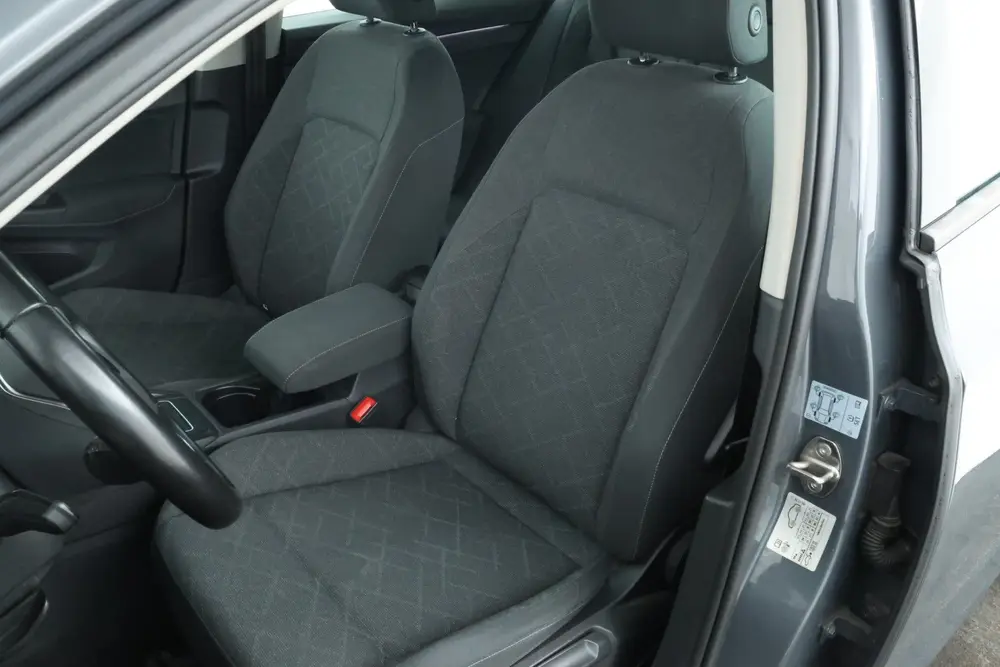 Volkswagen Golf 1.0 TSI Life Business 5 Deurs hb, Navigatie uit 2021, foto 13