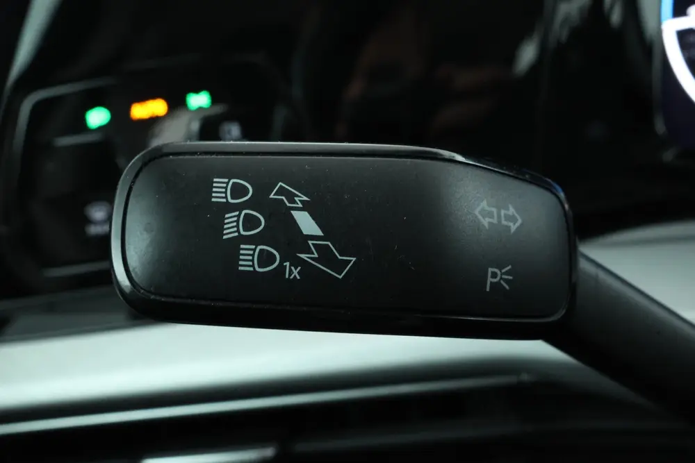 Volkswagen Golf 1.0 TSI Life Business 5 Deurs hb, Navigatie uit 2021, foto 18