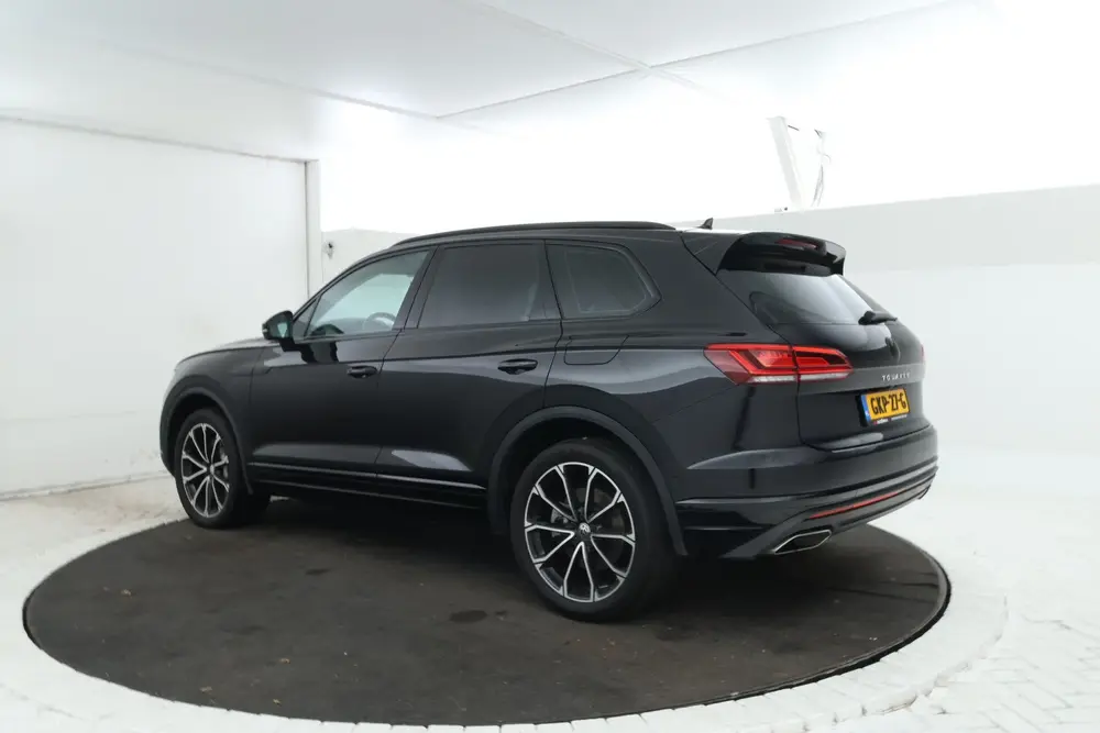 Volkswagen Touareg 3.0 TSi eHybrid 4MOTION FULL BLACK! Navi uit 2020, foto 2