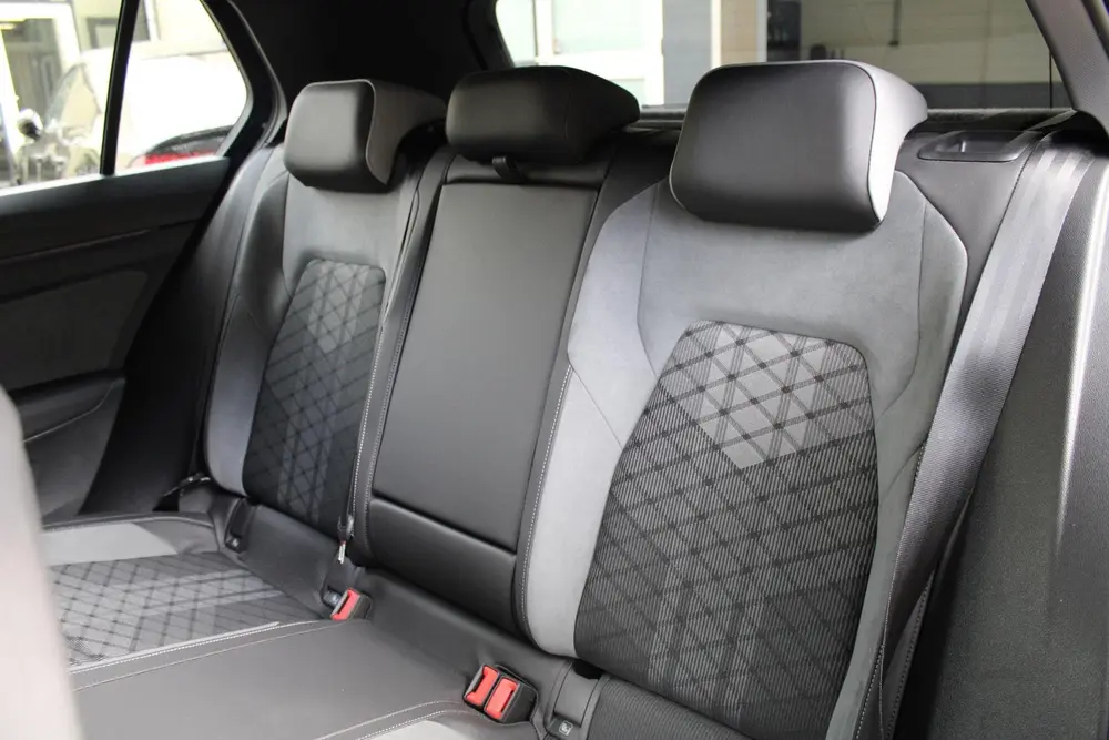 Volkswagen Golf 1.5 eTSI R-Line | LED | Adaptieve Cruise | uit 2021, foto 9