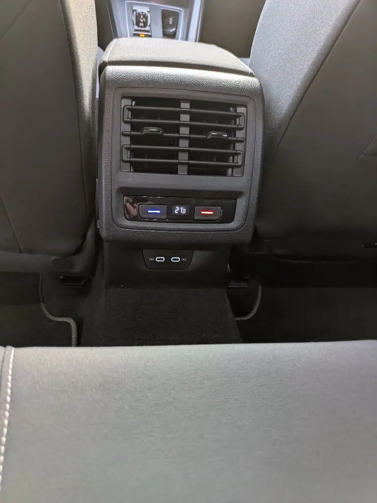 Volkswagen Golf VW Golf 8 1.5 eTSI 150pk DSG Style IQ.Light TravelAssist Cam uit 2020, foto 16