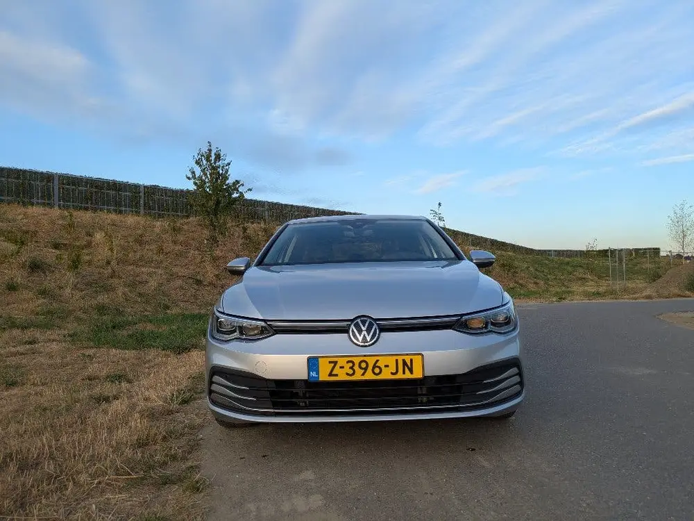 Volkswagen Golf VW Golf 8 1.5 eTSI 150pk DSG Style IQ.Light TravelAssist Cam uit 2020, foto 3