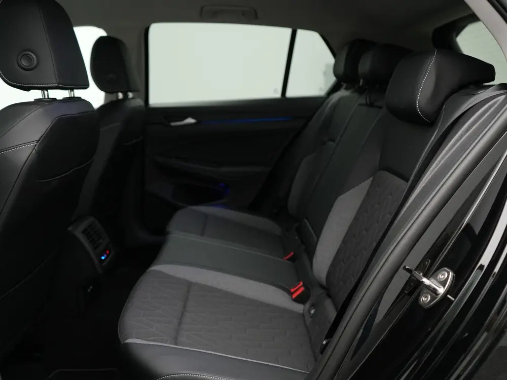 Volkswagen Golf 1.5 eHybrid 204pk Life Edition | LED Matrix uit 2025, foto 13
