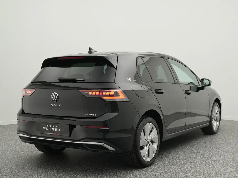 Volkswagen Golf 1.5 eHybrid 204pk Life Edition | LED Matrix uit 2025, foto 2