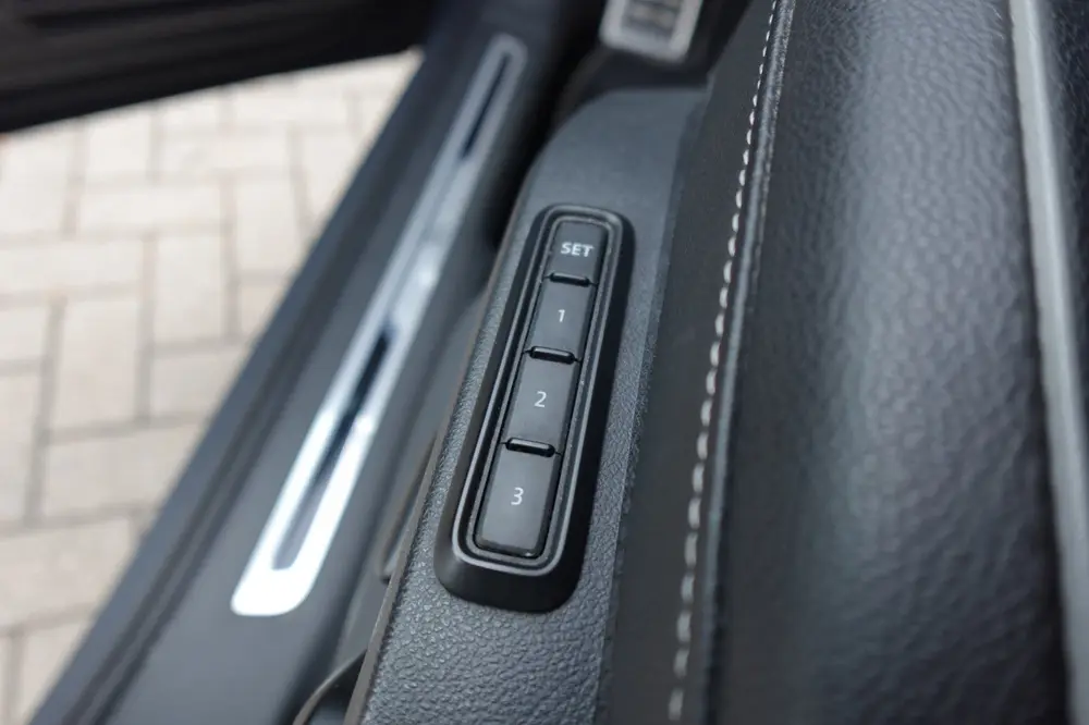 Volkswagen Tiguan 2.0 TDI 4Motion PANO H&K KEYLESS uit 2021, foto 13