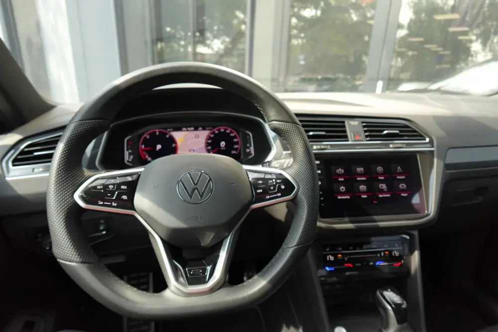 Volkswagen Tiguan 2.0 TDI 4Motion PANO H&K KEYLESS uit 2021, foto 3