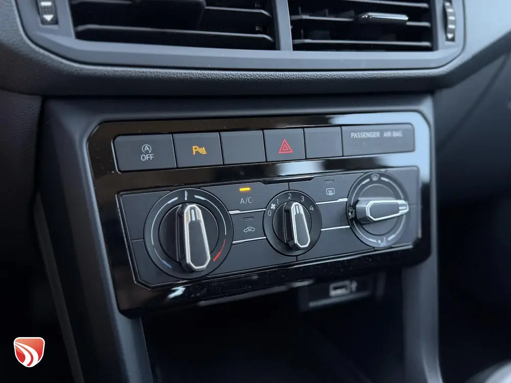 Volkswagen T-Cross 1.0 TSI Life 95pk | Navi | Parkeersensore uit 2019, foto 13